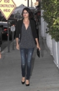 20927446_MEQFJJELA - Part 2-Photo
