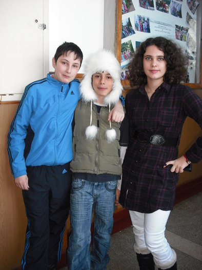 poze 142; 1 stupid cu palarie
