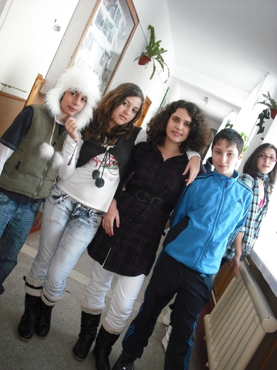 2 Fete 2 baieti; bad boys
