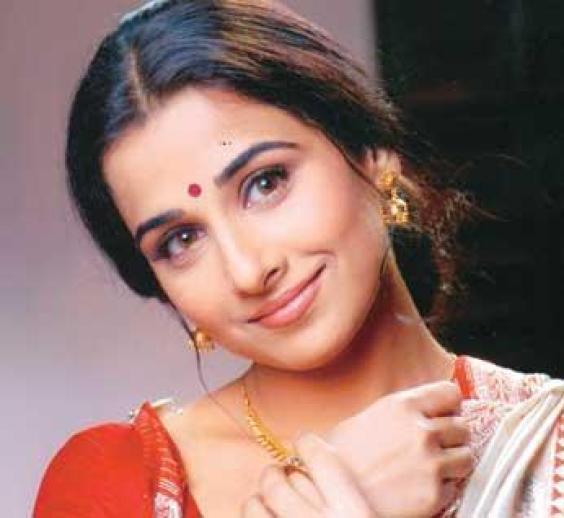 vidya-balan-wallpaper5 - Vidya Balan