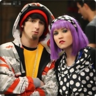 29472083_UGBYAQHDZ - WooW