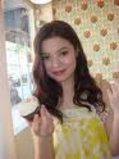 miranda21 - miranda cosgrove