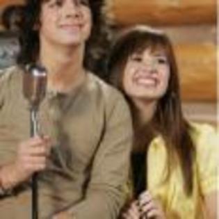 Demi-Lovato-1238861462 - Demy lovato