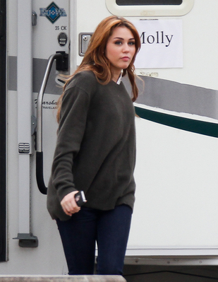 normal_001 - On Set of So Undercover in New Orleans-January 16th 2011