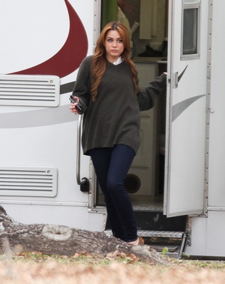 normal_004 - On Set of So Undercover in New Orleans-January 16th 2011