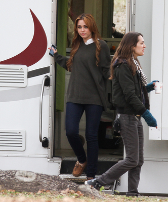 normal_006 - On Set of So Undercover in New Orleans-January 16th 2011