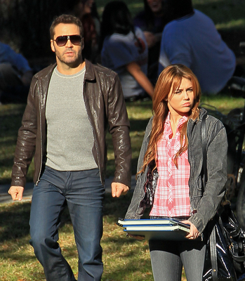 normal_001 - On Set of So Undercover in New Orleans-January 15th 2011