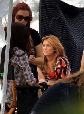 normal_001 - On Set of So Undercover in New Orleans-December 16th 2010