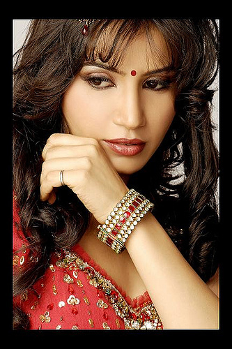 27585380_YLBQNZJLZ - Priya Ahuja-Mehek