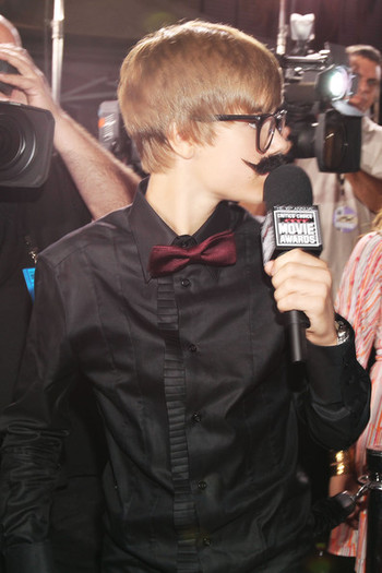 Justin+Bieber+16th+Annual+Critics+Choice+Movie+V8lWaWUPFZhl