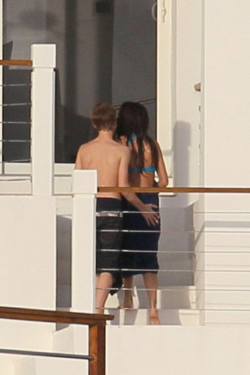 Justin+Bieber+Justin+Bieber+Selena+Gomez+Caribbean+kHrwo3qeBtfl - Justin Bieber and  Selena Gomez