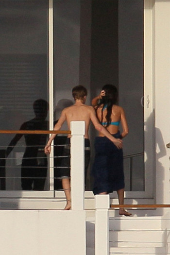 Justin+Bieber+Justin+Bieber+Selena+Gomez+Caribbean+OtMrrdS9w5Ml - Justin Bieber and  Selena Gomez