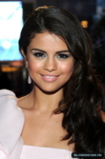Selena Gomez People Choice Awards 2011_01 - 2011  People Choice Awards-01