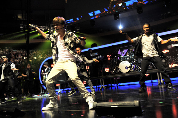 Justin+Bieber+Z100+Jingle+Ball+2010+Presented+a1Y2RWU2JZIl - Justin Bieber in the concert