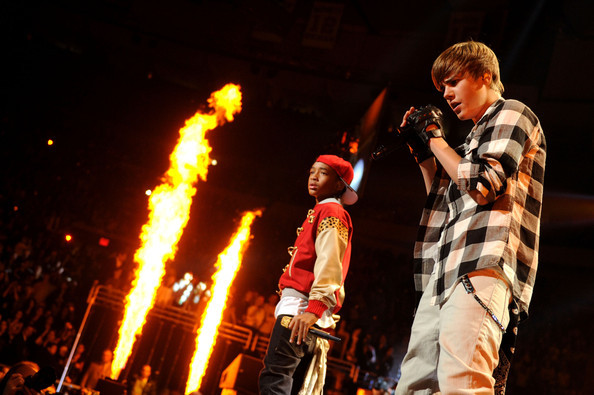 Justin+Bieber+Z100+Jingle+Ball+2010+Presented+DApPAXNZiJpl - Justin Bieber in the concert