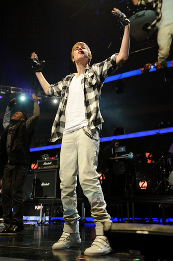 Justin+Bieber+Z100+Jingle+Ball+2010+Presented+J5wSUgBAHDel