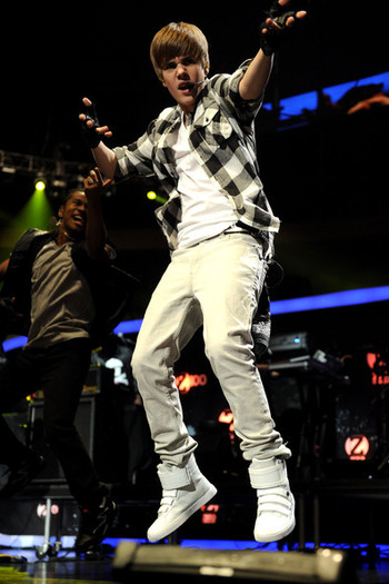 Justin+Bieber+Z100+Jingle+Ball+2010+Presented+Ncp5aqalZCYl - Justin Bieber in the concert