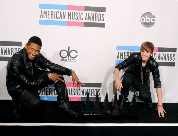 Justin+Bieber+2010+American+Music+Awards+Press+6FVrfVPHFxpl - Justin Bieber 0