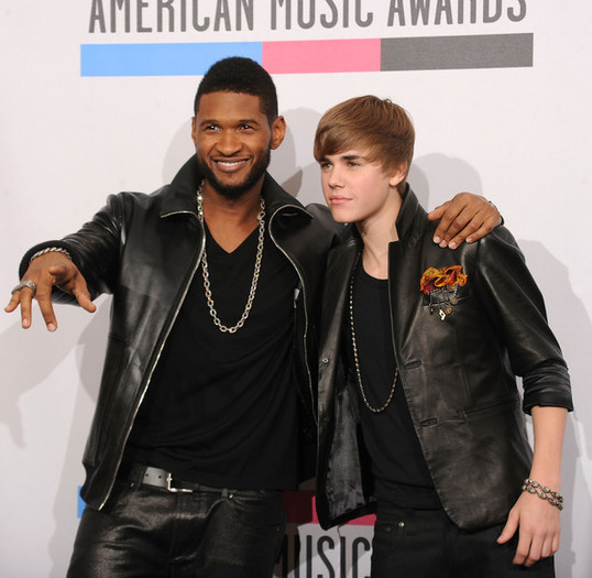 Justin+Bieber+2010+American+Music+Awards+Press+8gE7T9FKZeVl - Justin Bieber 0