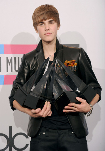 Justin+Bieber+2010+American+Music+Awards+Press+HsQmxao88jjl