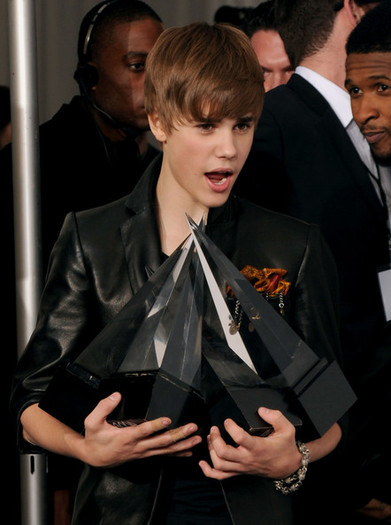 Justin+Bieber+2010+American+Music+Awards+Press+OZeG-VTGPNdl - Justin Bieber 0