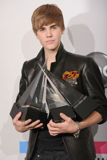 Justin+Bieber+2010+American+Music+Awards+Press+qW73ZsICS53l - Justin Bieber 0