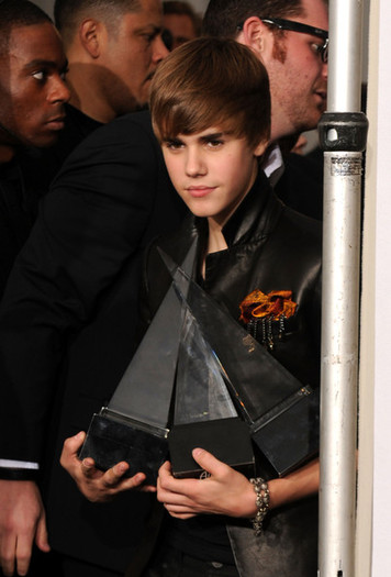 Justin+Bieber+2010+American+Music+Awards+Press+vLiZx-Xu5i6l