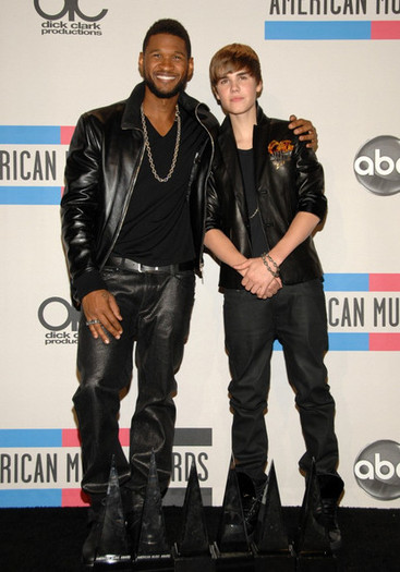 Justin+Bieber+2010+American+Music+Awards+Press+WUrKCuWAI2Hl