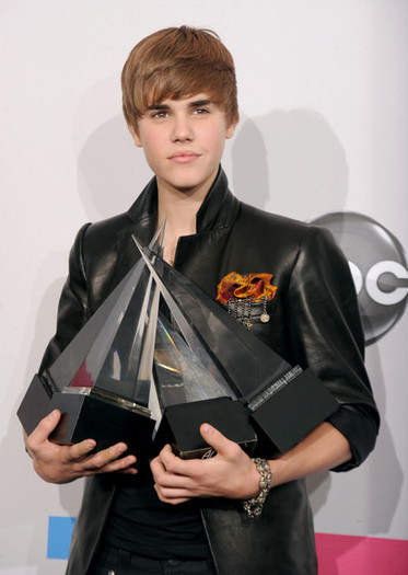 Justin+Bieber+2010+American+Music+Awards+Press+YC88KcqCXgpl