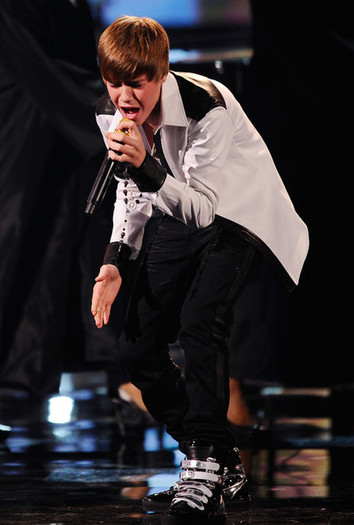 Justin+Bieber+2010+American+Music+Awards+Show+hYoMrNMoxi_l - Justin Bieber 0