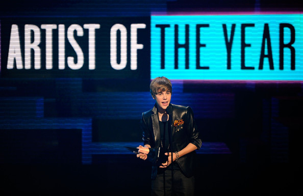 Justin+Bieber+2010+American+Music+Awards+Show+q9Qg7s9wLkHl