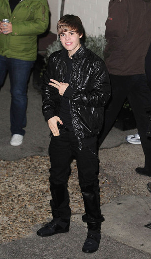 Justin+Bieber+Celebs+Leave+X+Factor+Studios+aA7lF3VfVLAl - Justin Bieber 0