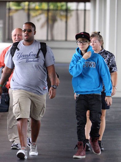 Justin+Bieber+Justin+Bieber+Airport+VpeVkbKMG3cl