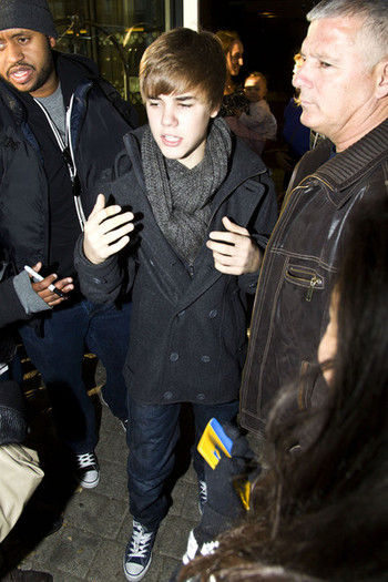 Justin+Bieber+Justin+Bieber+Heathrow+gbbPj4iTwUWl - Justin Bieber 0