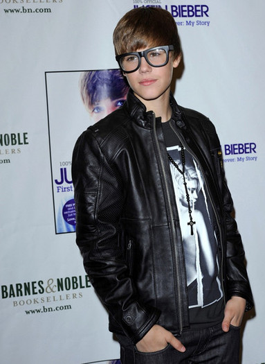 Justin+Bieber+Justin+Bieber+Barnes+Noble+ZmXVhAME7V5l - Justin Bieber 0