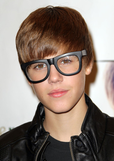 Justin+Bieber+Justin+Bieber+Halloween+Appearance+pkOY8-zmilHl - Justin Bieber 0