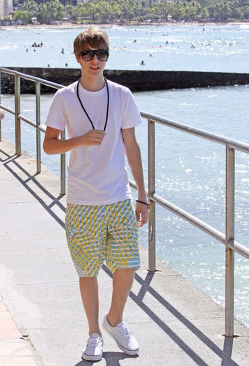 Justin+Bieber+Justin+Bieber+Hawaii+6SmQ-tsrfUal - Justin Bieber 0