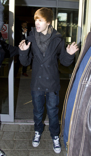 Justin+Bieber+Justin+Bieber+Heathrow+cSdj0JNc8jql - Justin Bieber 0