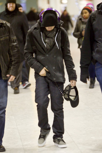 Justin+Bieber+Justin+Bieber+Heathrow+i4WmBmFD1mgl - Justin Bieber 0