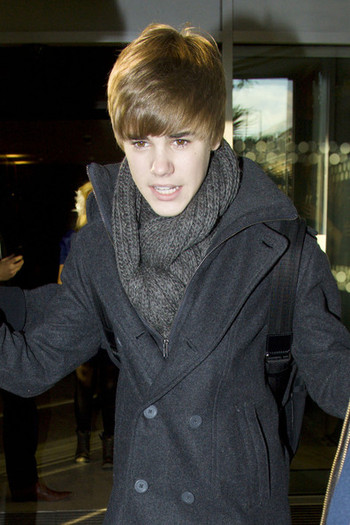 Justin+Bieber+Justin+Bieber+Heathrow+Y9hxQVYMKEdl - Justin Bieber 0