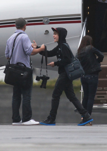 Justin+Bieber+Justin+Bieber+Parents+Arriving+a0nFtXse_YRl - Justin Bieber 0