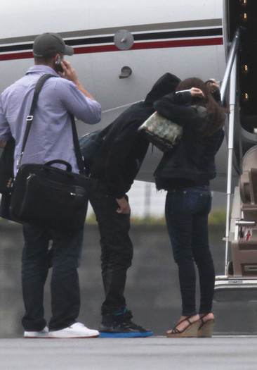 Justin+Bieber+Justin+Bieber+Parents+Arriving+E1s4a74_JfOl - Justin Bieber 0