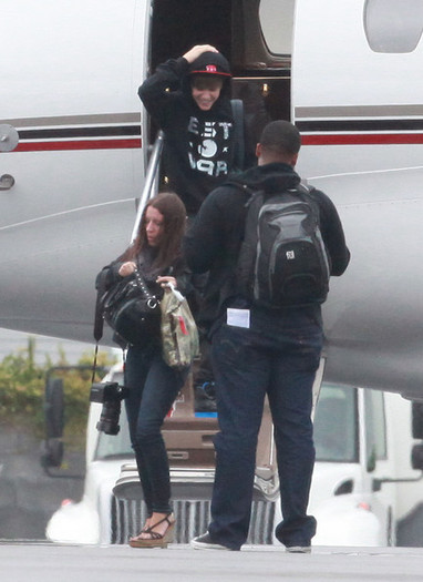 Justin+Bieber+Justin+Bieber+Parents+Arriving+F6BIXSQ6ACdl - Justin Bieber 0