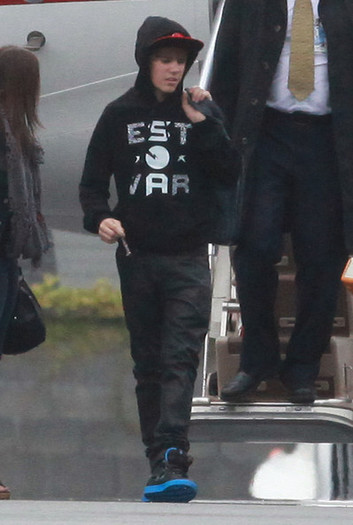 Justin+Bieber+Justin+Bieber+Parents+Arriving+Fg-uiYdFZFUl