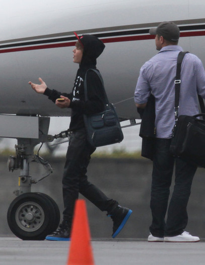 Justin+Bieber+Justin+Bieber+Parents+Arriving+lxYuKqvJ1SKl - Justin Bieber 0