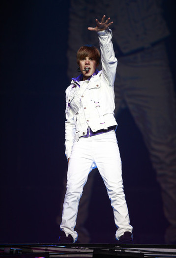 Justin+Bieber+Justin+Bieber+Performing+Concert+CUZ2mWom-MRl - Justin Bieber 0