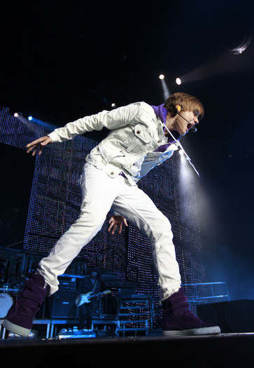 Justin+Bieber+Justin+Bieber+Performing+Concert+FDrHv5EXX9dl - Justin Bieber 0