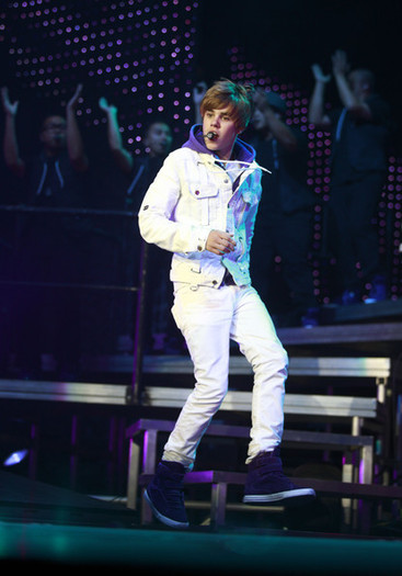 Justin+Bieber+Justin+Bieber+Performing+Concert+hOhC03eAT9ql - Justin Bieber 0