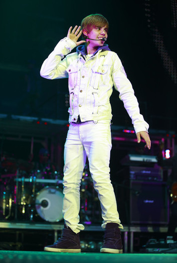 Justin+Bieber+Justin+Bieber+Performing+Concert+ttQpXv1PMYxl