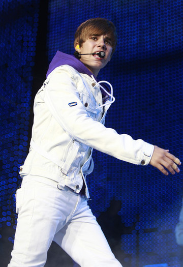 Justin+Bieber+Justin+Bieber+Performing+Concert+x0B2afiBVlGl